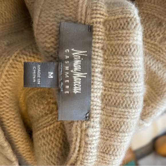 Neiman-Marcus Cashmere - Picture 2 of 2